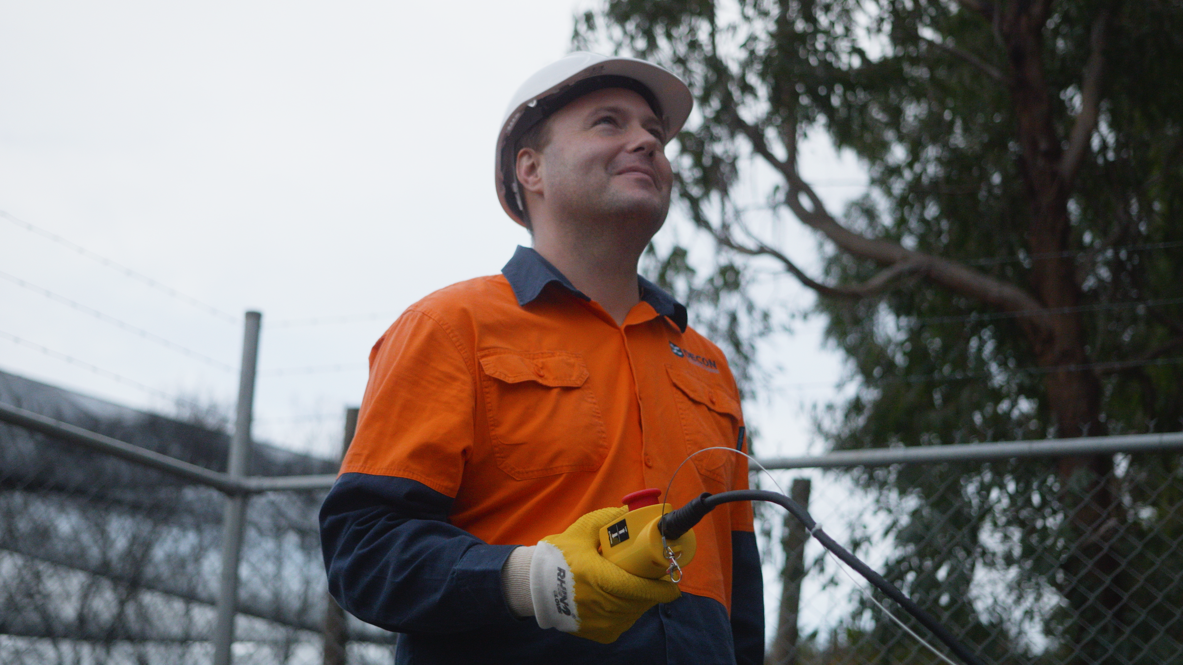 Revolutionise Battery Handling with Decon's Battery Edge Lifter – Decon ...